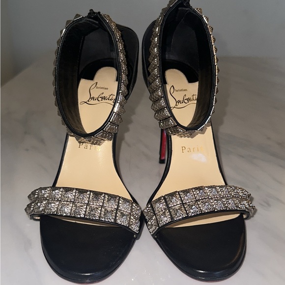 ❤️ AUTHENTIC CHRISTIAN LOUBOUTIN HEELS ❤️ - Picture 4 of 16